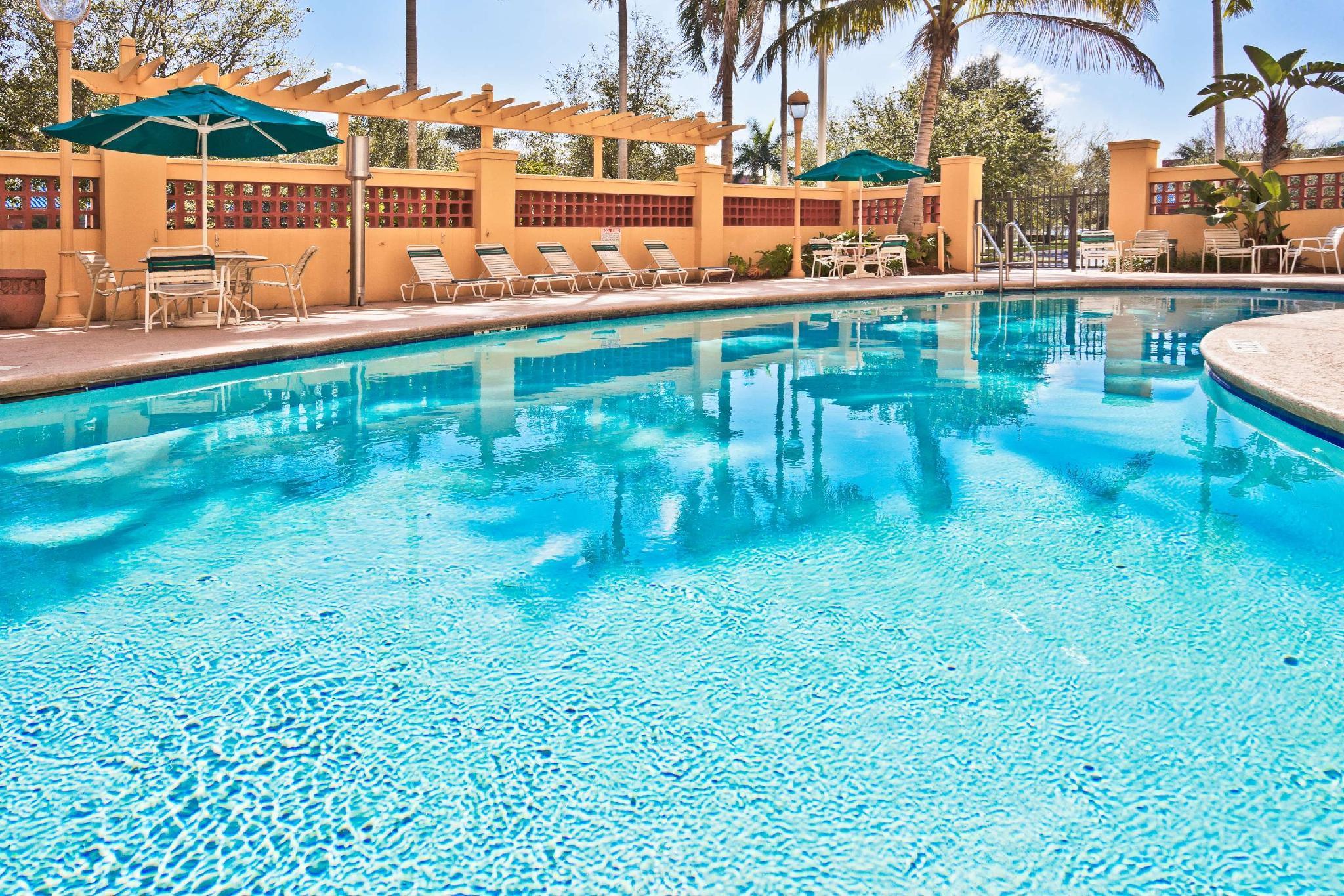 La Quinta By Wyndham Miami Airport West Hotell Sweetwater Eksteriør bilde