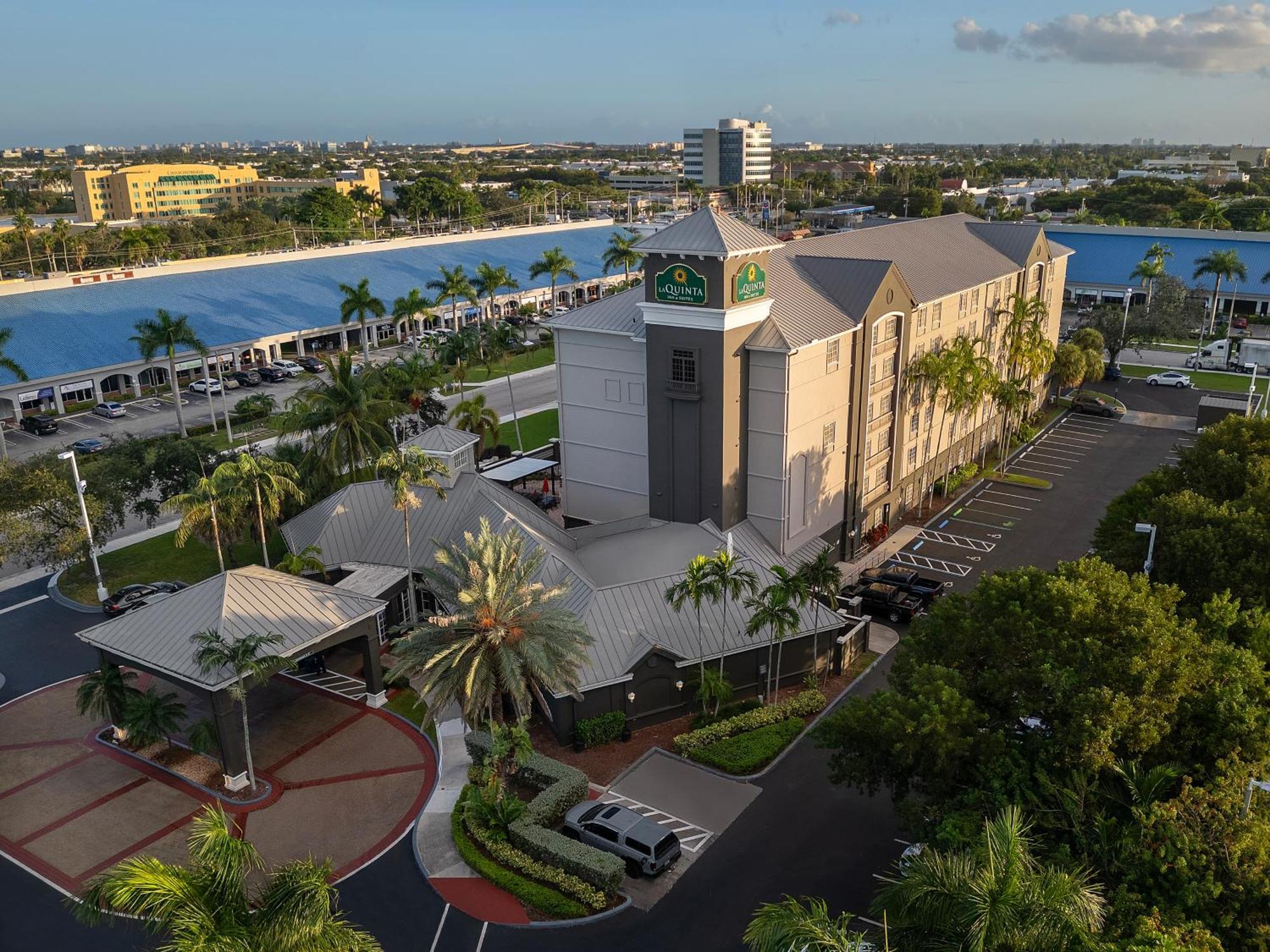 La Quinta By Wyndham Miami Airport West Hotell Sweetwater Eksteriør bilde